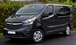opel_vivaro_combi_1.6_biturbo_cdti_ecoflex_(b)_–_frontansicht,_7._oktober_2015,_düsseldorf