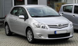 toyota-auris