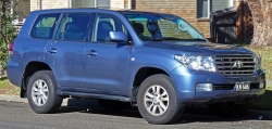toyota-land-cruiser-200