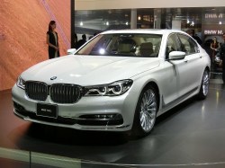 бмв-g12-2015
