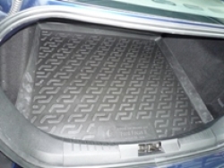 kovrik-v-bagazhnik-ford-focus-ii-sedan-(05-)-(polimernyj)