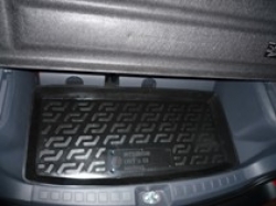 kovrik-v-bagazhnik-mitsubishi-colt-hatchback-(04-)-(plastikovyj)